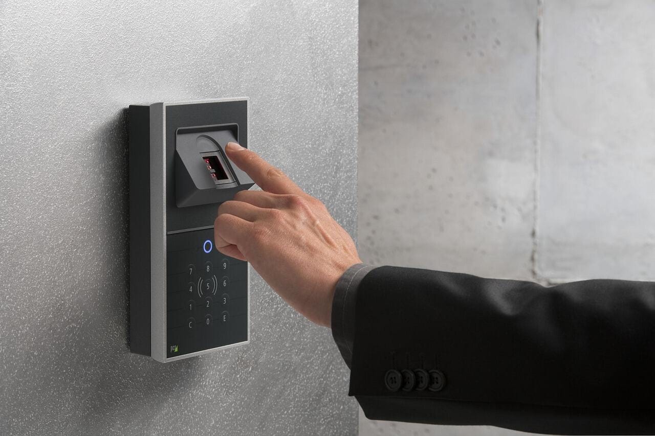 Fingerprint scan for the Paraguayan cédula